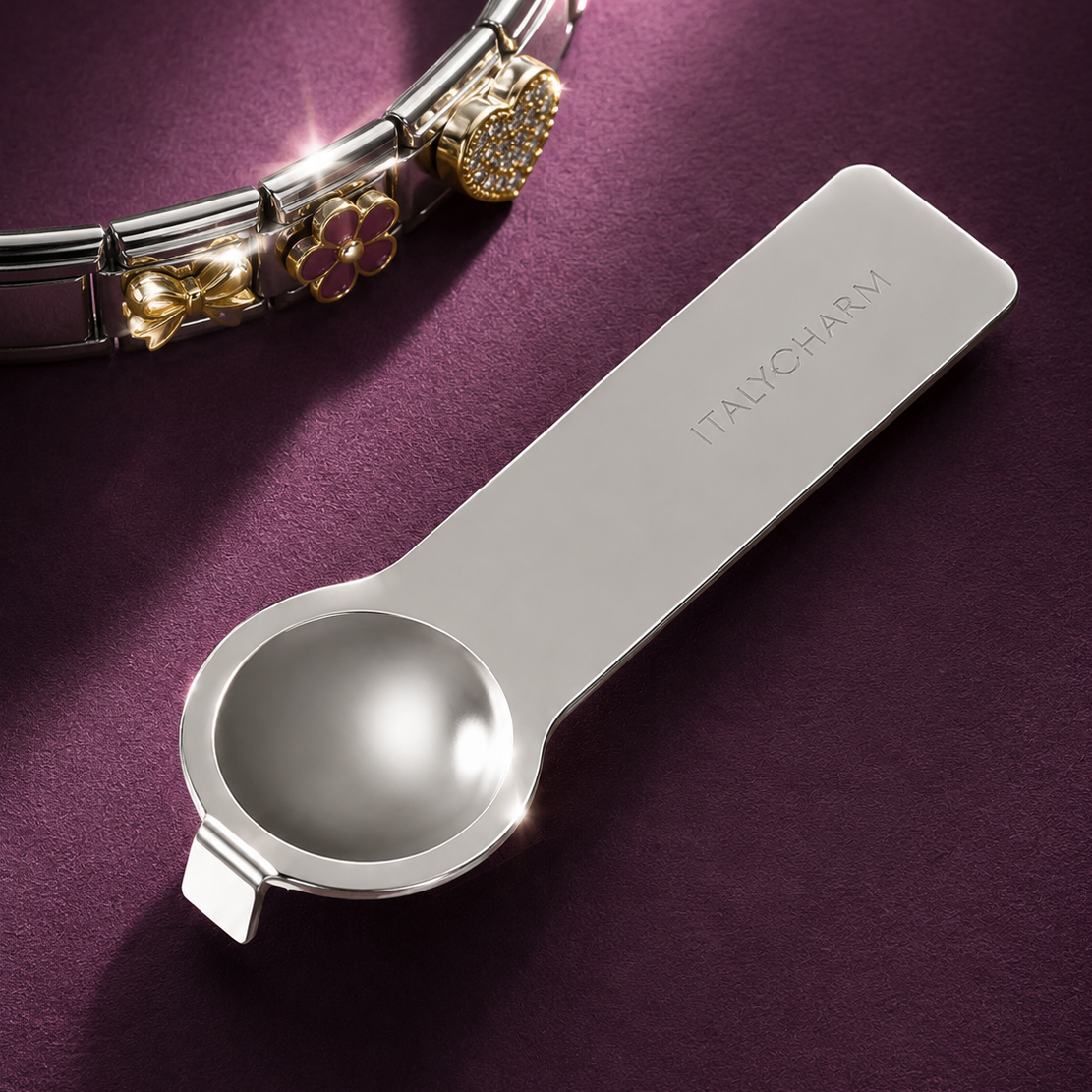 Charm Opener – charm opener tool for Italian bracelets close-up view