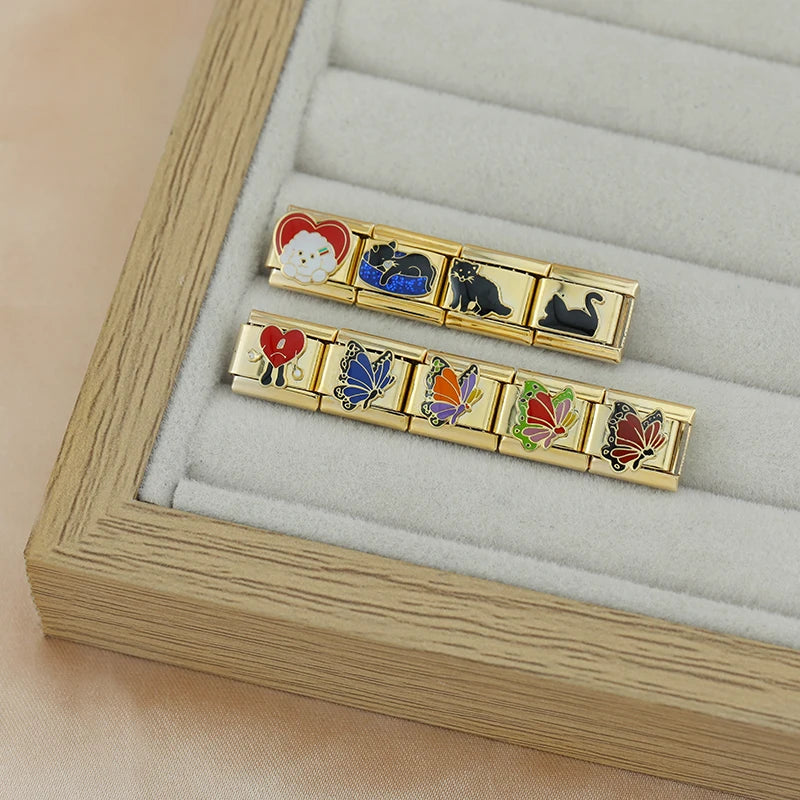 Sleepy Kitty - Gold Charm - Charmris