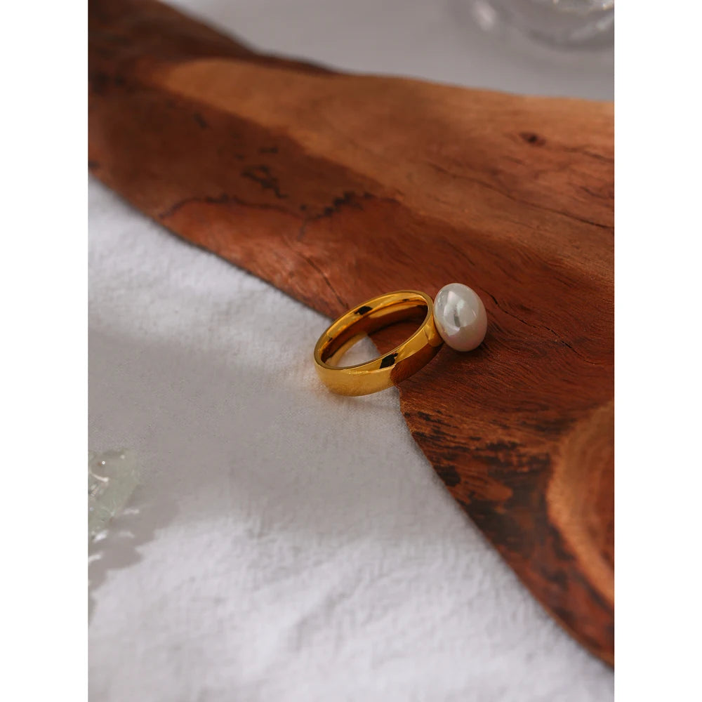 Lustre Pearl Dome Ring