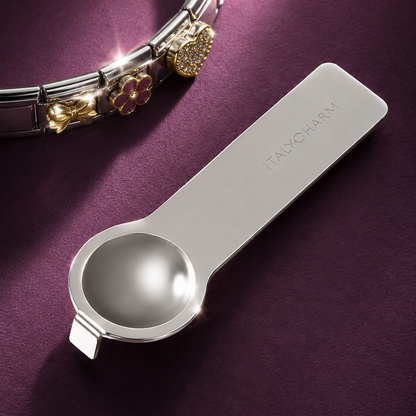 Charm Opener – charm opener tool for Italian bracelets close-up view