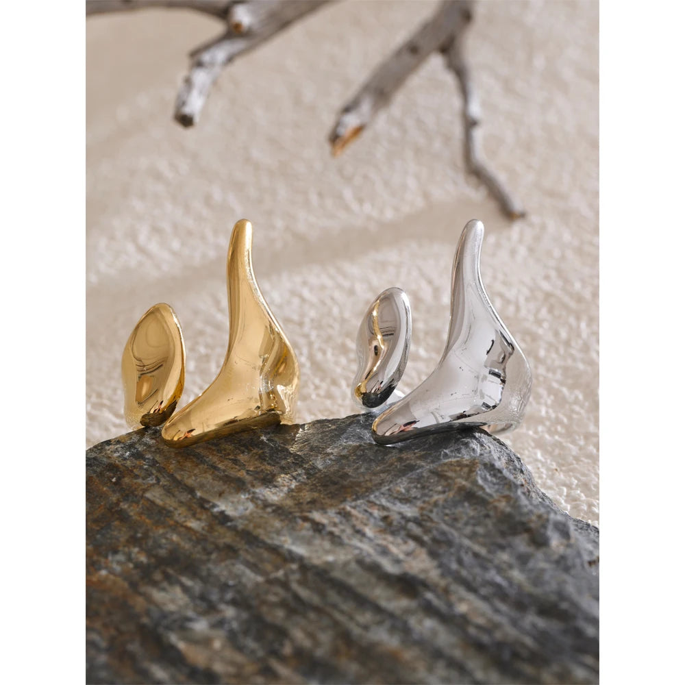 Sculpt Teardrop Open Ring