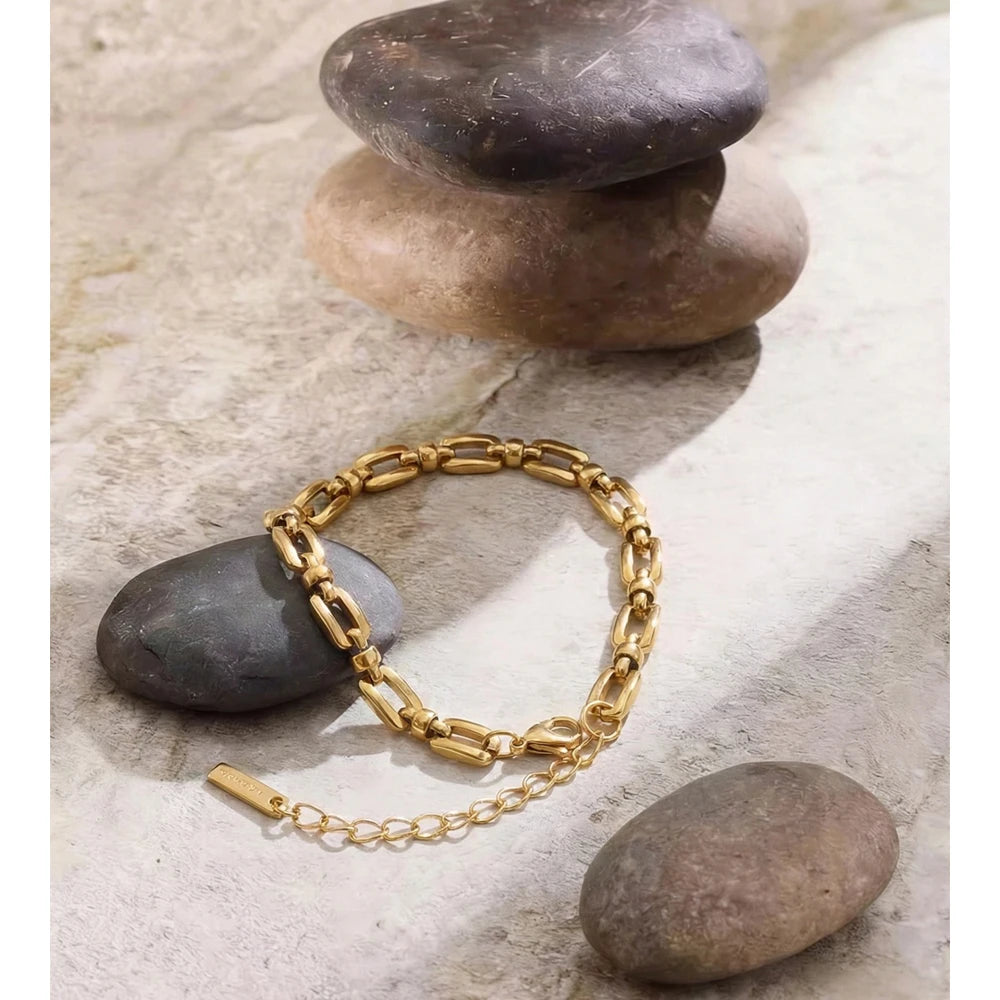 Timeless T-Bar Link Chain Bracelet